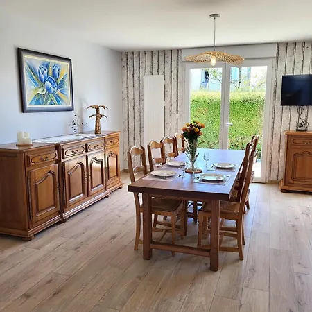 Holiday home Cadet Rousselle Lessay
