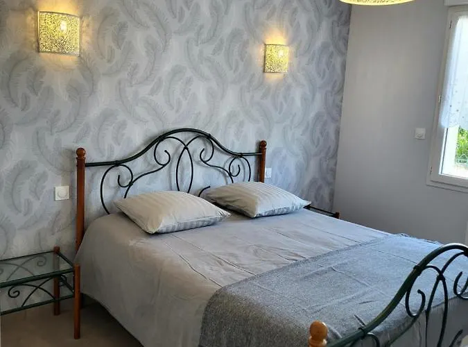 Cadet Rousselle Semesterbostad